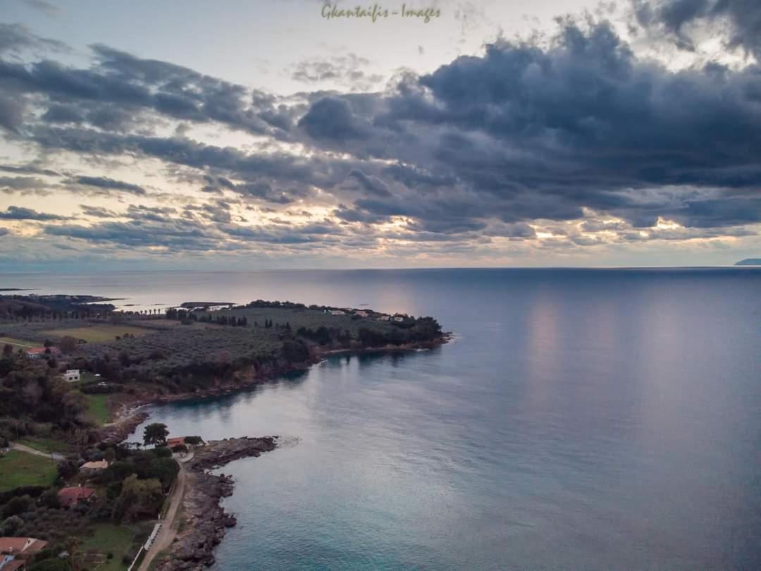Armiriki Apartments Korakokhórion Екстериор снимка