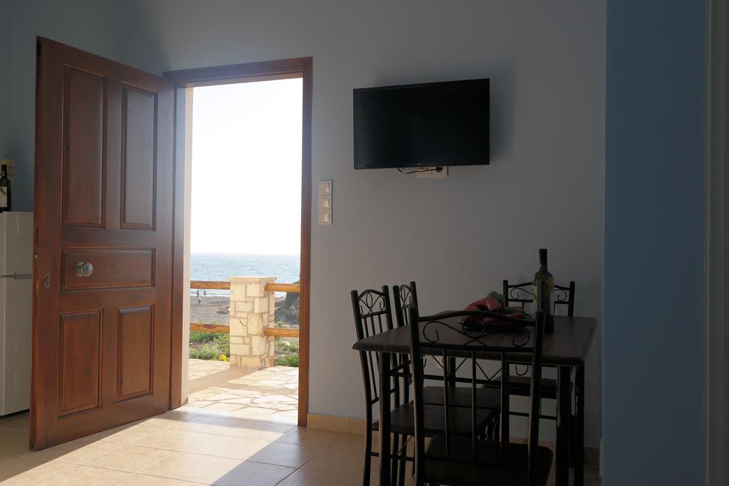 Armiriki Apartments Korakokhórion Екстериор снимка